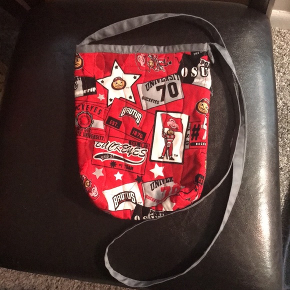 Unbranded Quilted Ohio State Crossbody Purse. - Picture 3 of 5